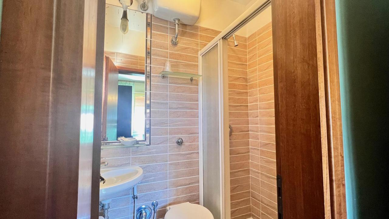 Hotel Il Cavaliere Nero Tirrenia Buitenkant foto